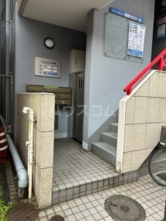 28/30 エントランス