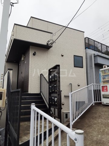 17/27 エントランス