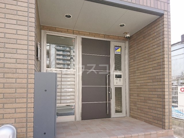 21/30 エントランス