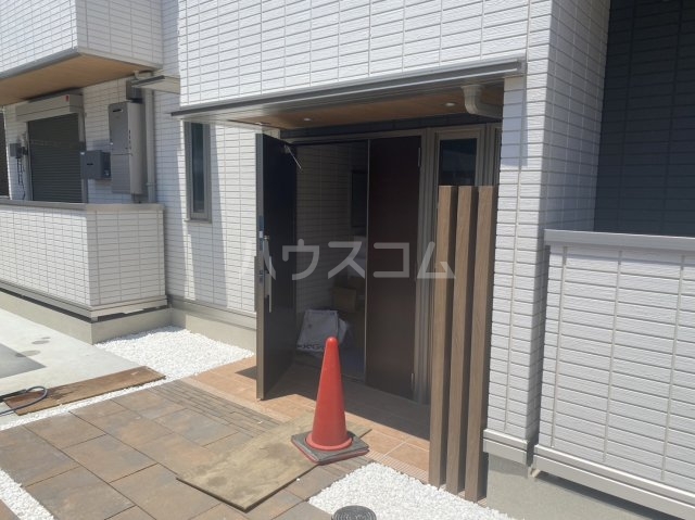 28/30 エントランス