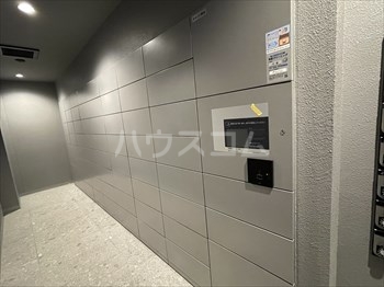 26/30 エントランス