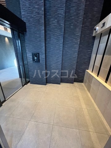23/30 エントランス