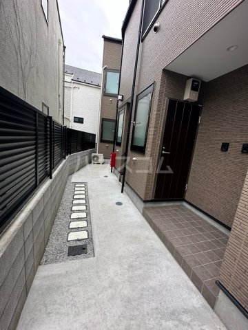 2/5 エントランス