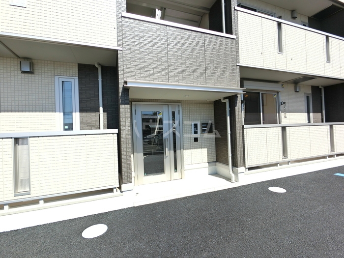 18/22 エントランス