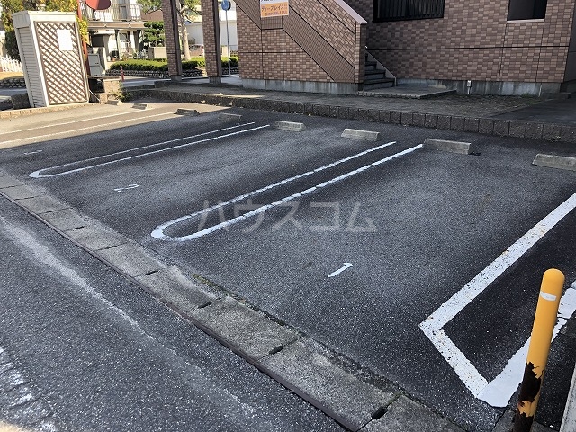 23/30 駐車場
