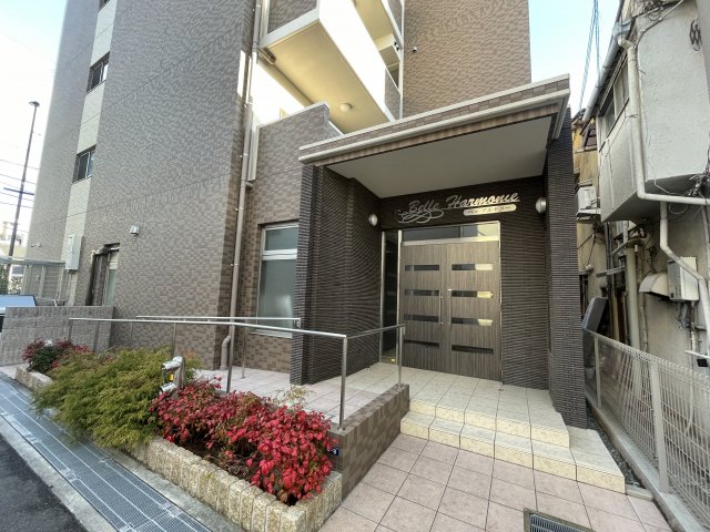 18/28 エントランス