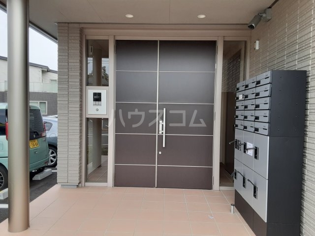 21/30 エントランス