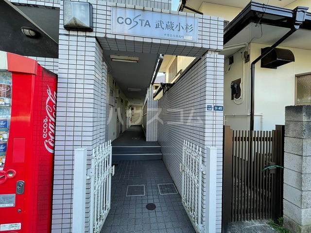 21/26 エントランス