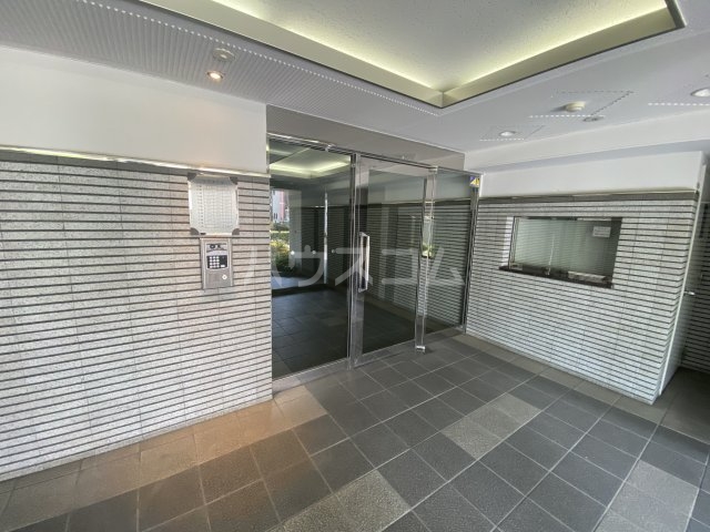 23/24 エントランス