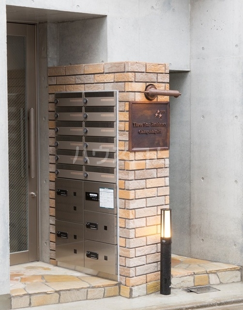 21/30 エントランス