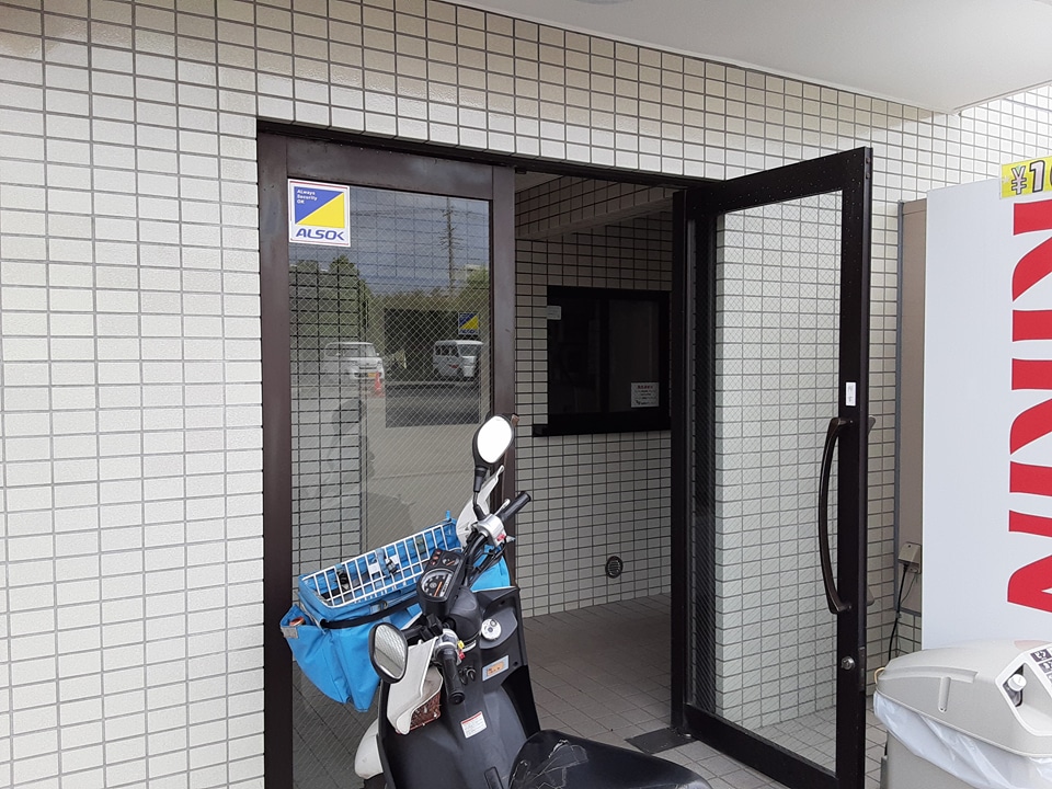 22/28 エントランス