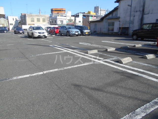 14/15 駐車場