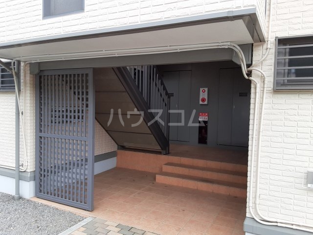 2/4 エントランス