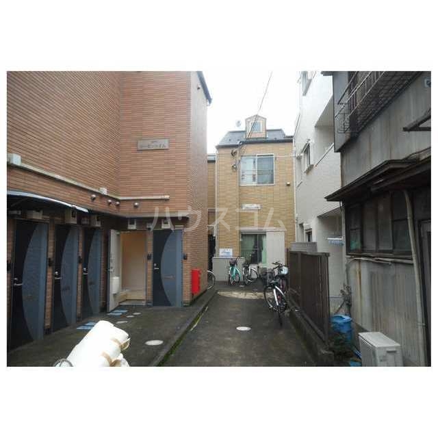 23/30 エントランス