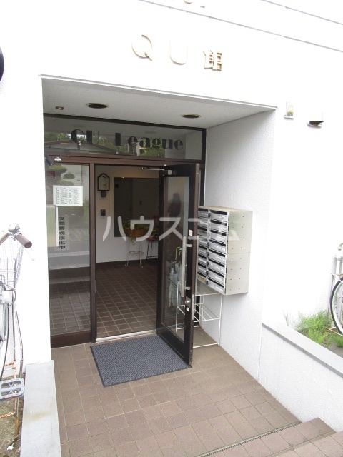 18/28 エントランス