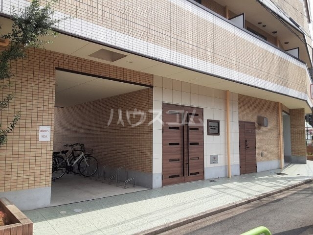 21/26 エントランス