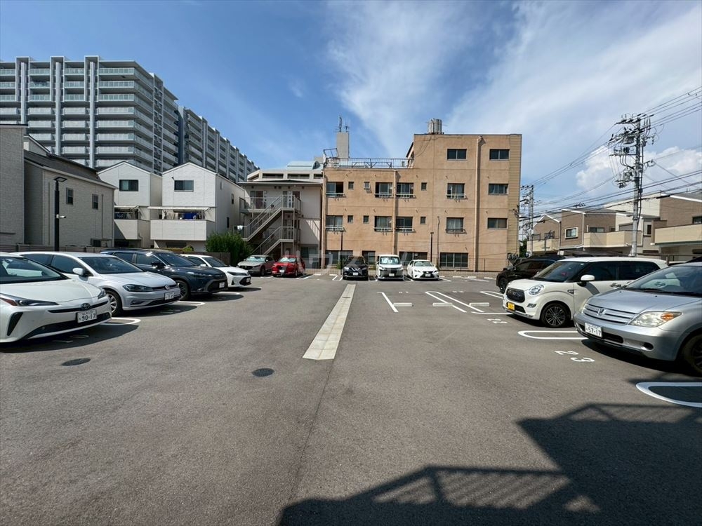 21/29 駐車場
