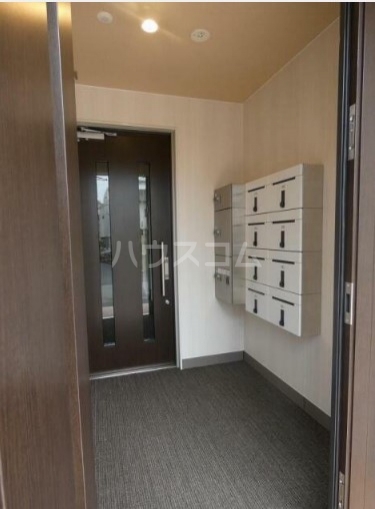 14/19 エントランス