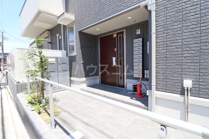 26/28 エントランス