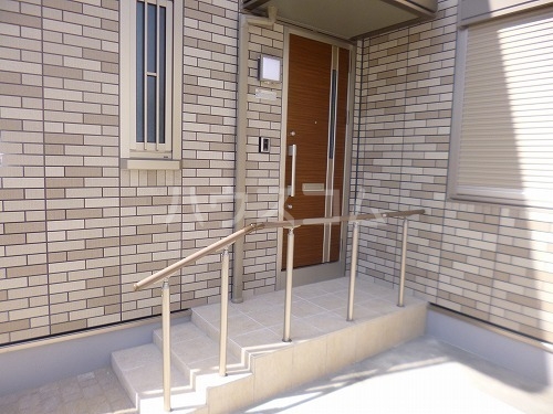 23/30 エントランス