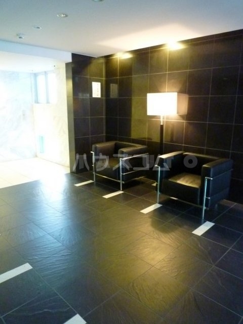 14/23 エントランス