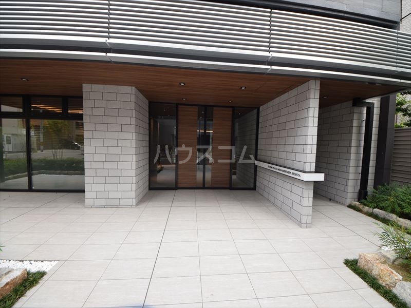 27/30 エントランス