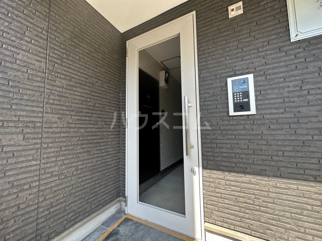 18/28 エントランス