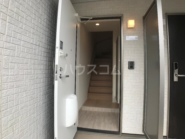 2/3 エントランス