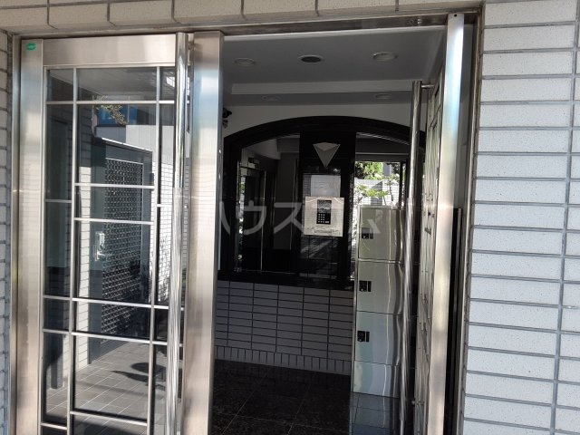 16/26 エントランス