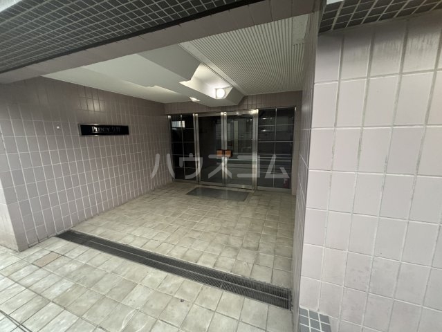 29/30 エントランス