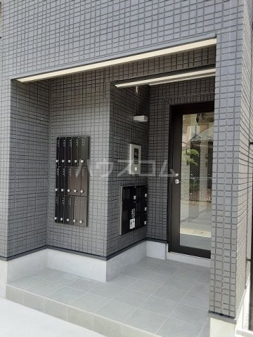 22/30 エントランス