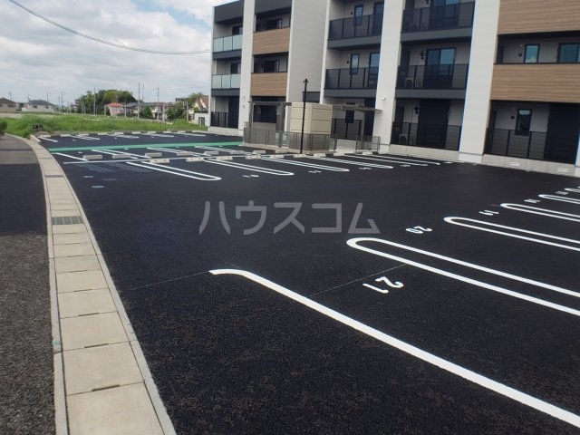 28/30 駐車場