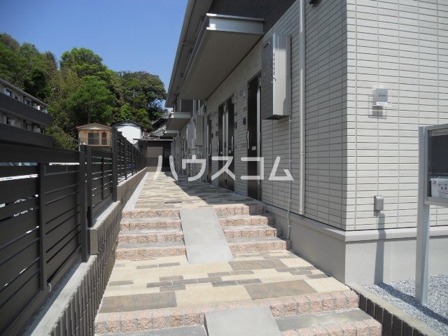 28/30 エントランス