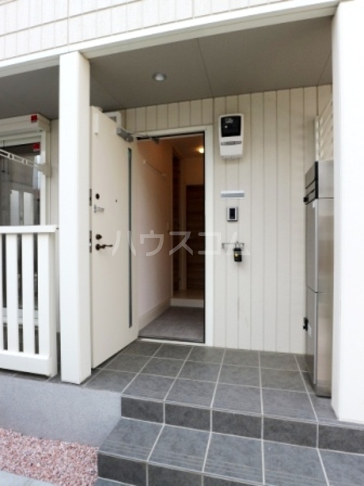 14/14 エントランス