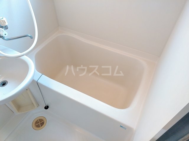 13/23 浴室