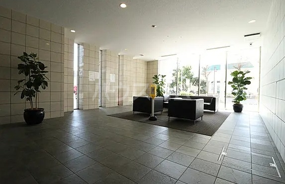 16/26 エントランス