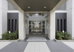 20/30 エントランス