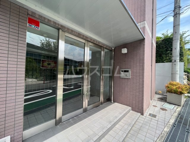 2/4 エントランス