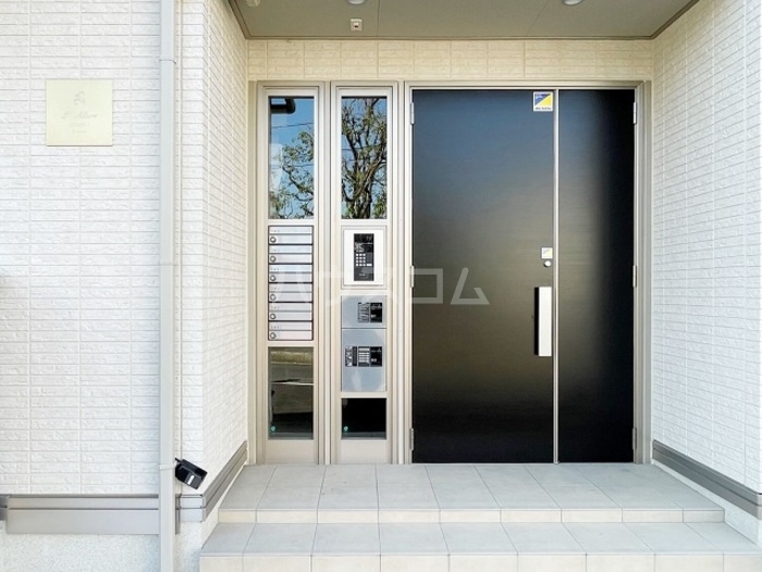 14/23 エントランス