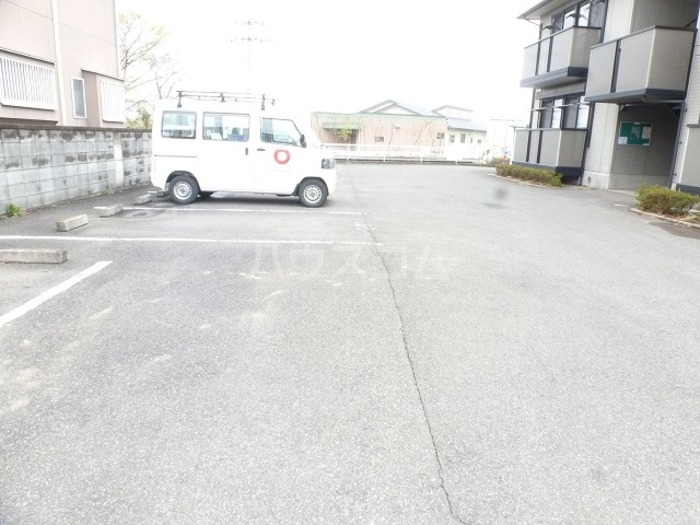 17/23 駐車場