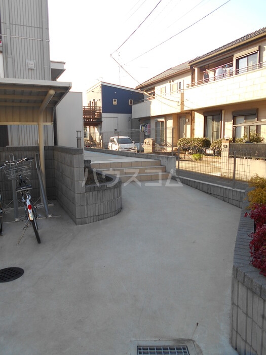 21/29 エントランス