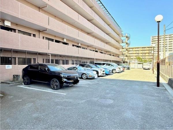 20/27 駐車場