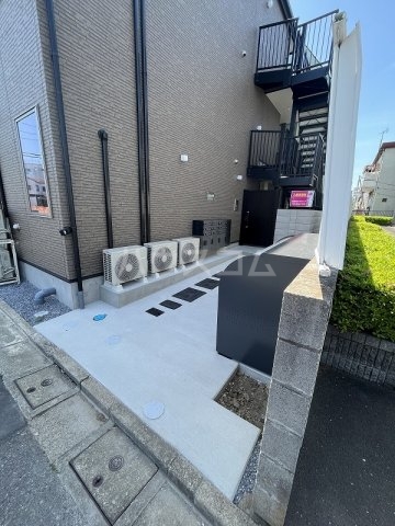 24/27 エントランス