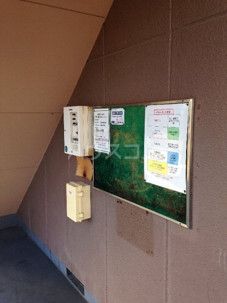 17/23 エントランス