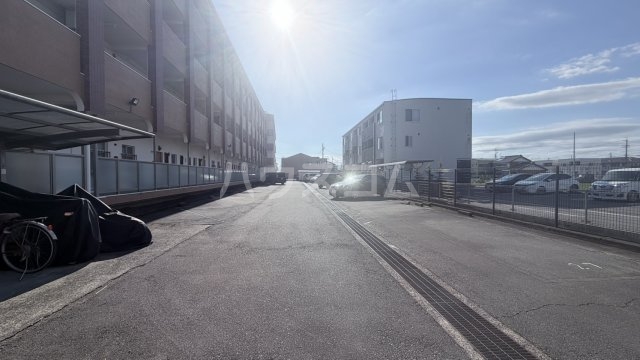 26/29 駐車場