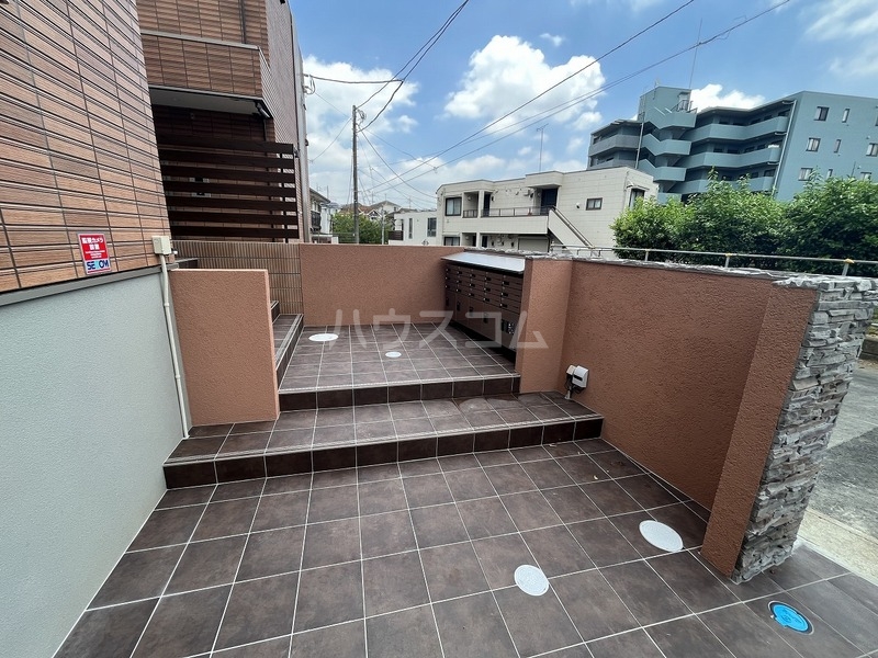 16/26 エントランス