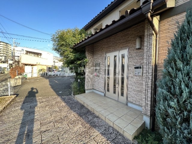 20/30 エントランス