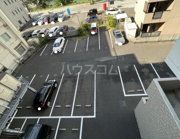 25/30 駐車場