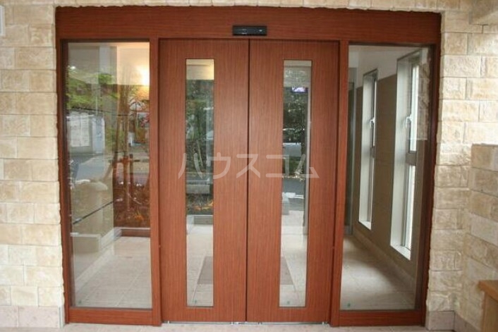 19/20 エントランス