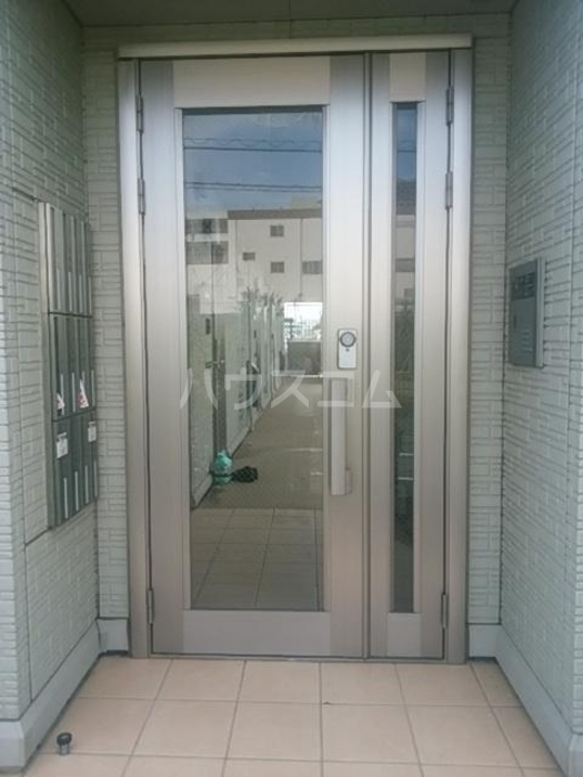 22/30 エントランス